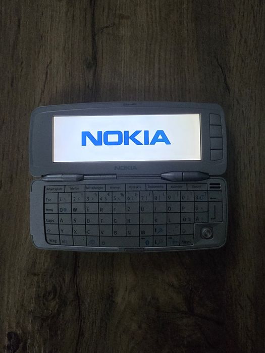 Продам Нокиа 9300