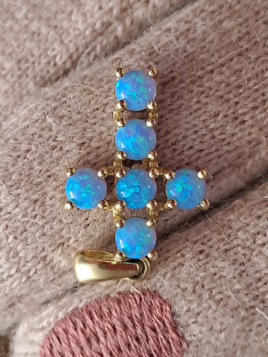 Cruciulita  aur 14 k cu opale