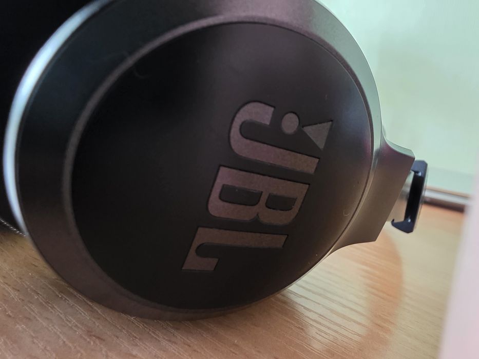 Продам наушники JBL LIVE 770NC