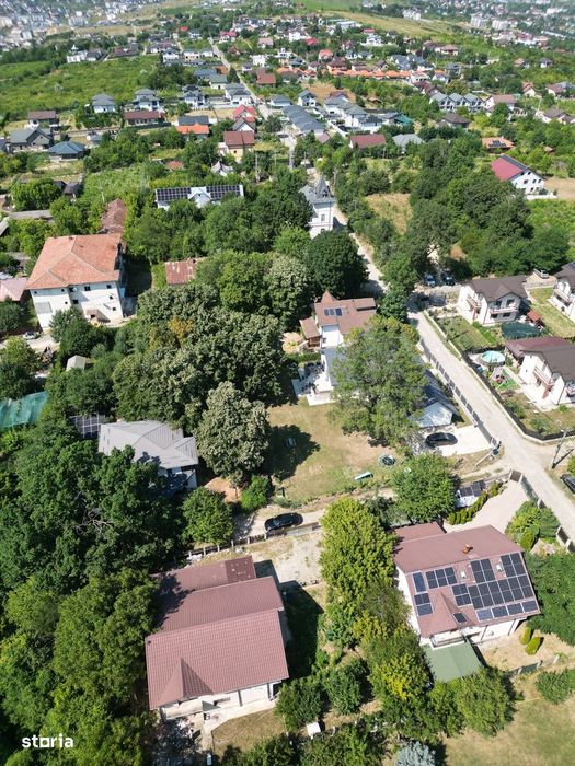 Casa cu garaj, 254 mp, teren 610 mp, zona Visan