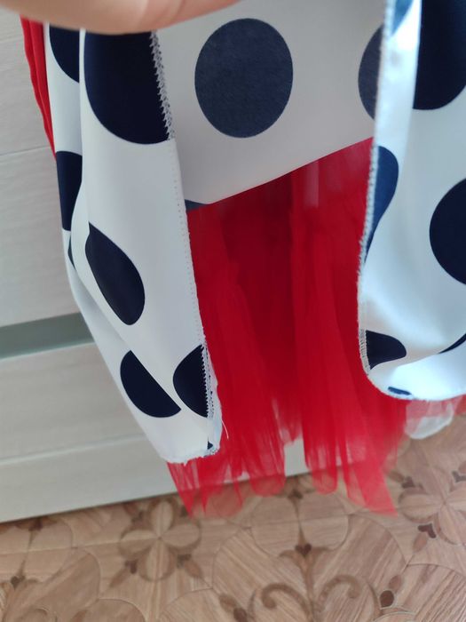 Платье на девочку праздничное