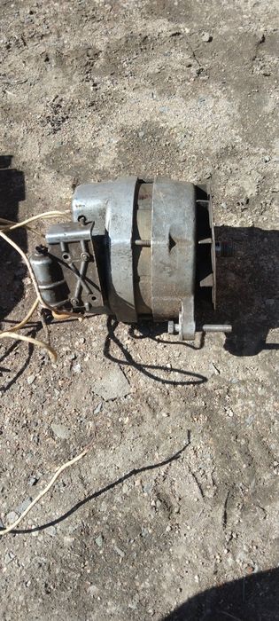 продается генератор 150тдА 28в