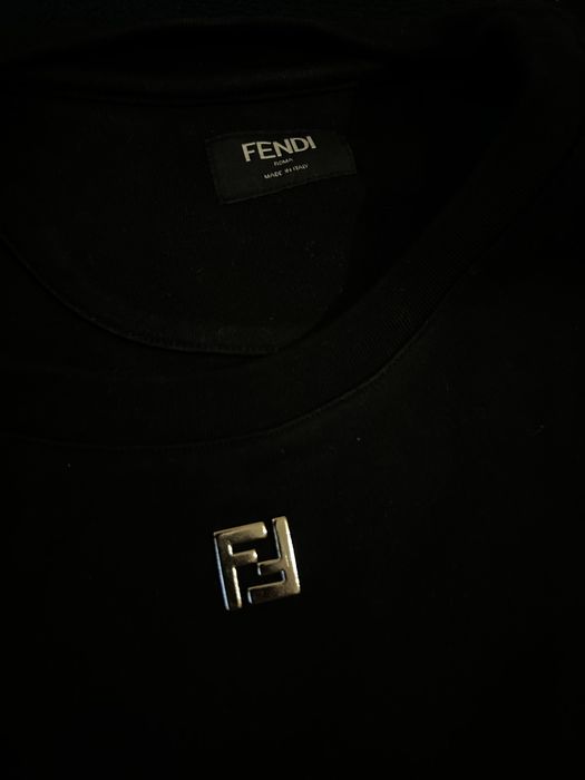 Оригинална тениска fendi !