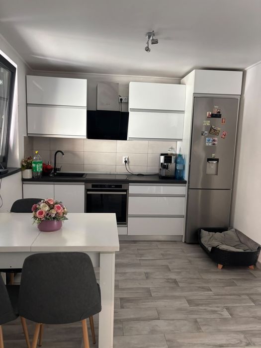 Vand casa mobilata