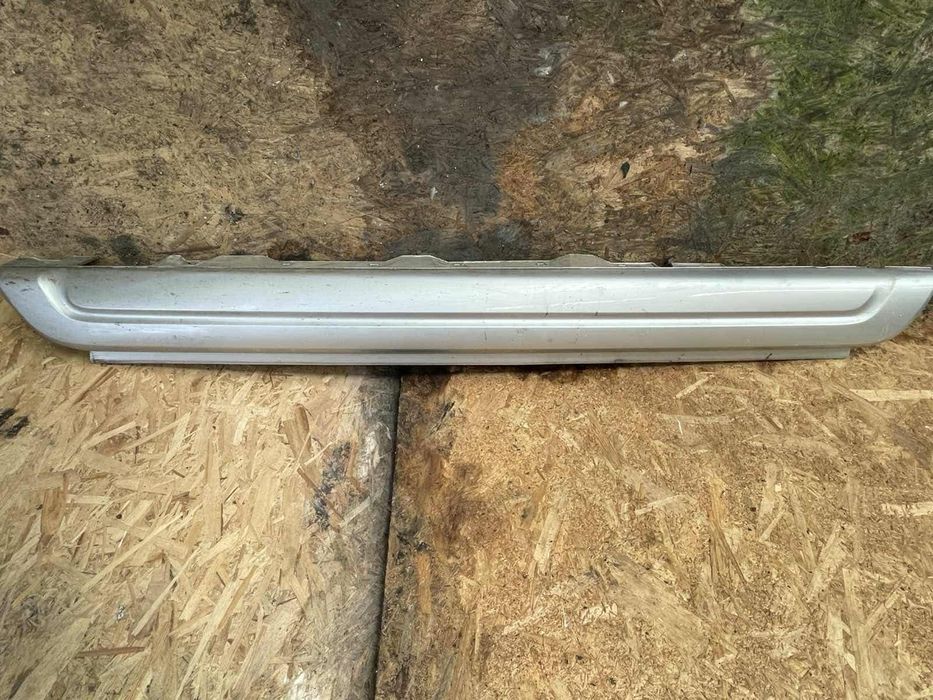 BMW E83 X3 оригинален десен праг M пакет код на боята Titansilber