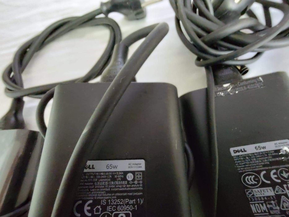 Incarcatoare laptop: 

Dell 130w-19,5v-6 7A. Model ha130pm160.