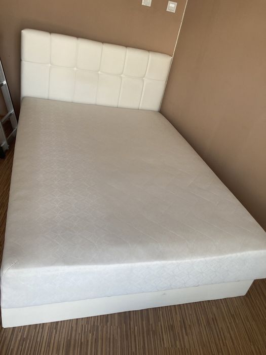 Легло с механизъм