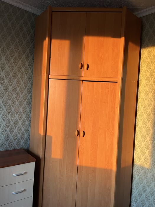 Шкаф угловой для одежды