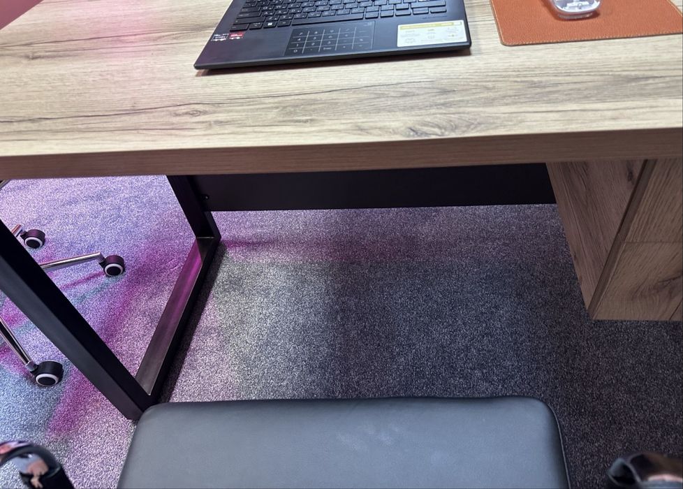 Работчий стол в идельном состоянии