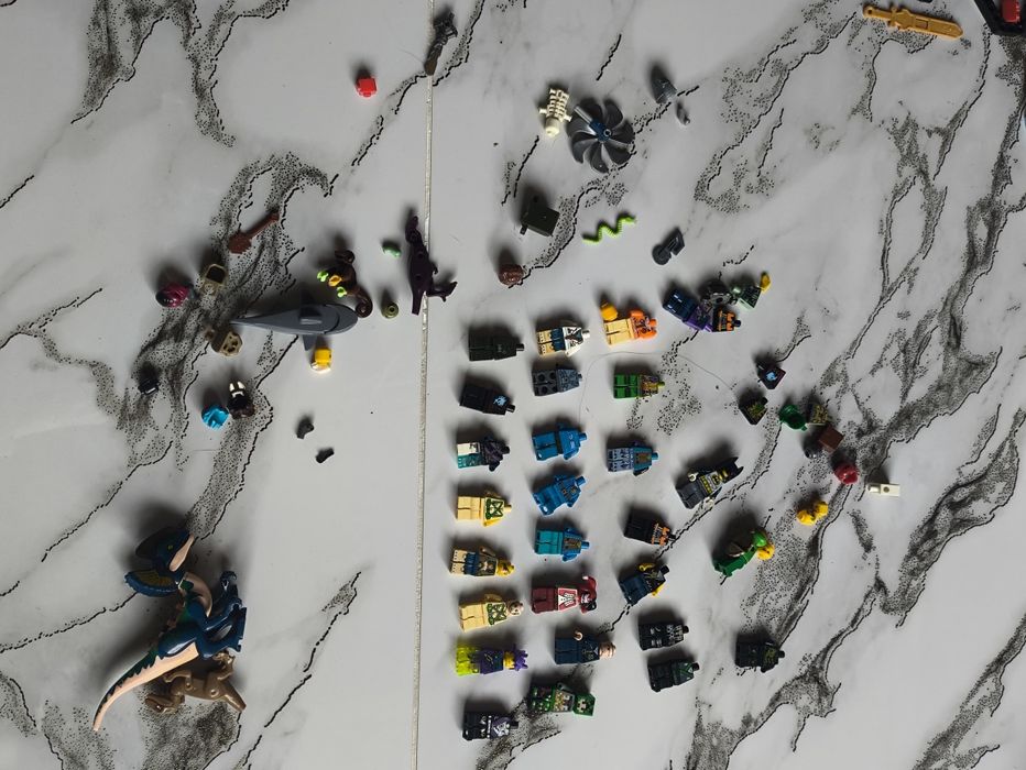 Продам лего достаточно много