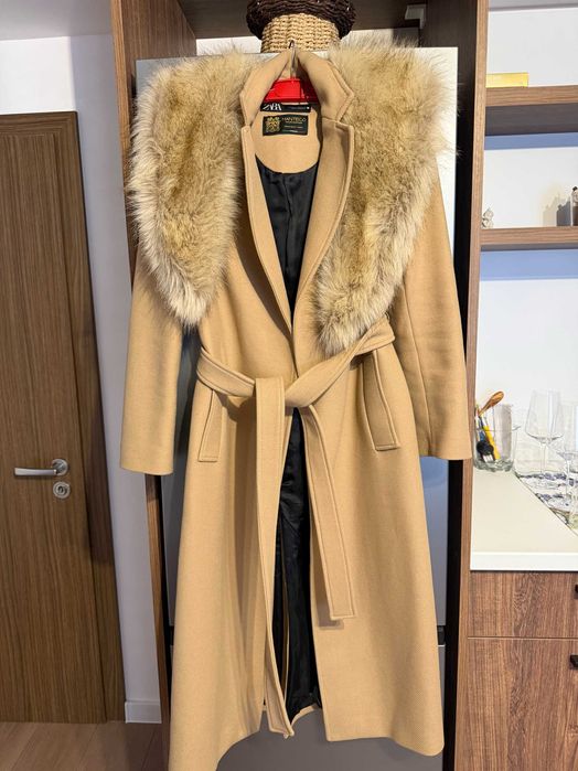 Палто Zara. XS Размер. Estestveni materiali