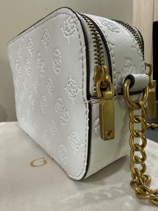 Чанта GUESS - бяла, Noelle Crossbody Bag