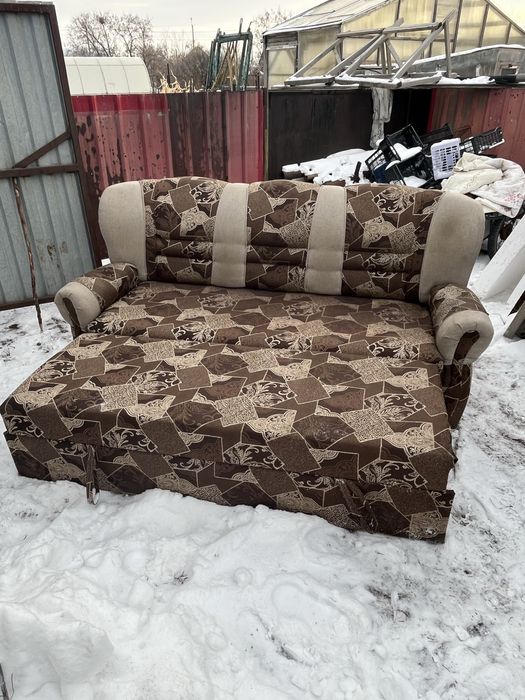 Продам диван торг есть