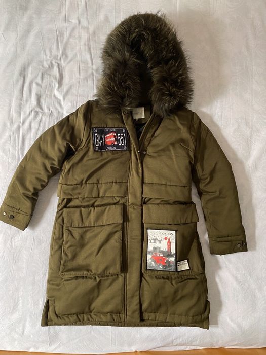 Geaca cu guler de blana naturala captusita cu puf