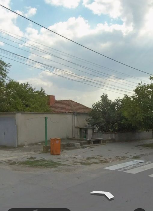 Продава къща дворно място  гараж Гр.Девня кв.Повеляново