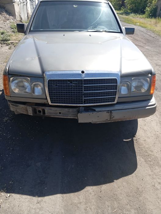 Мерседес 124 продам.