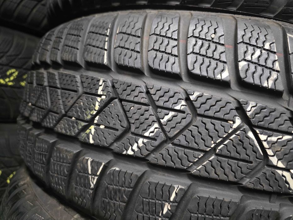 4бр Зимни гуми 225 60 18 - Pirelli