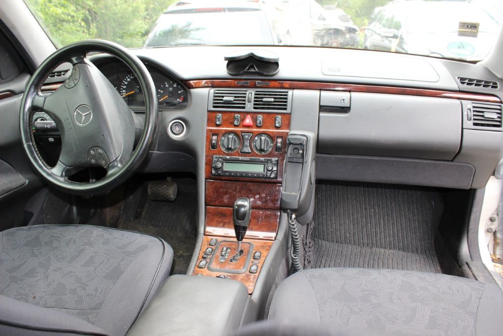 НА ЧАСТИ!!! Mercedes W210 Е220cdi Kомби Фейслифт / Мерцедес В210