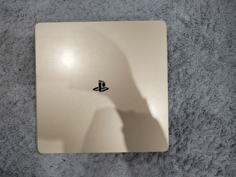 Ps 4 slim 500gb fără probleme technice.