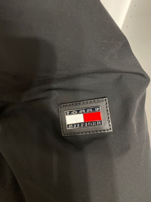 Продам новую куртку Tommy Hilfiger