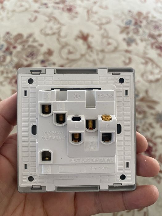 Розетка с включателем.