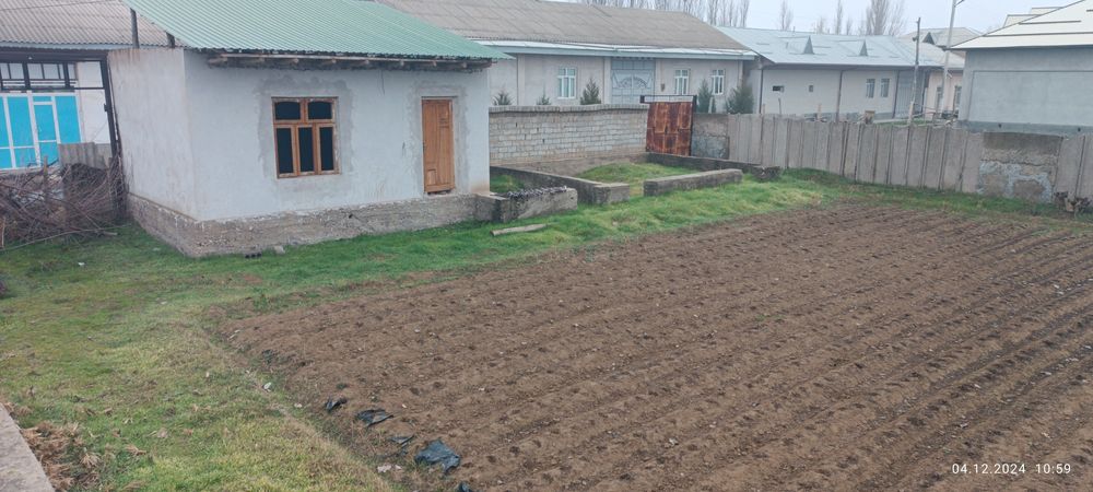 Uchastka sotiladi 15 sotix