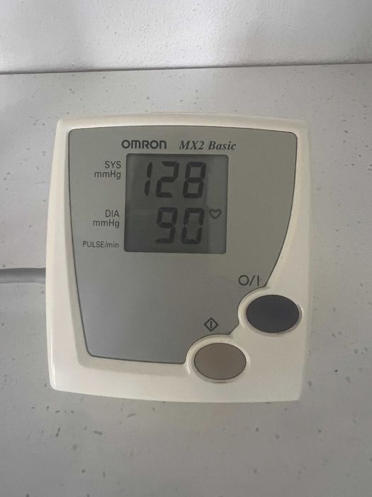 Апарат за кръвно налягане OMRON