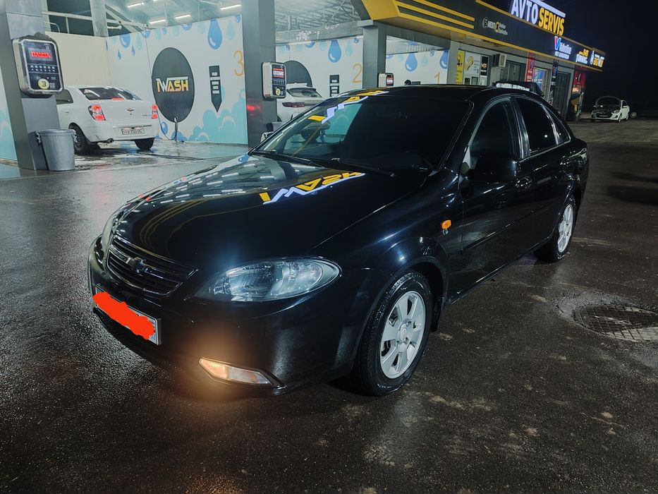 Gentra (Lacetti) sotiladi.