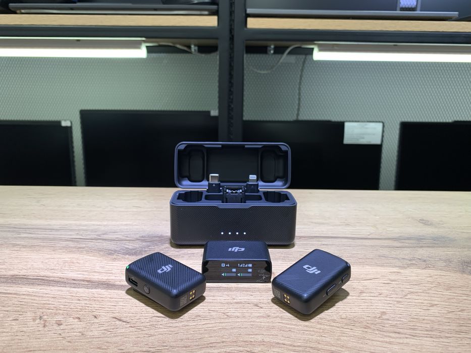 Микрофон DJI Mic (2TX+1RX+Charging Case), экран сломан, 1129/А10