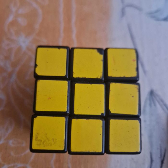 Оригинален 20-годишен Rubiks cube