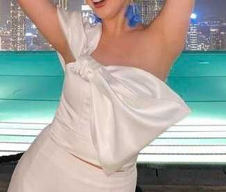 Нарядный белый топ-корсет