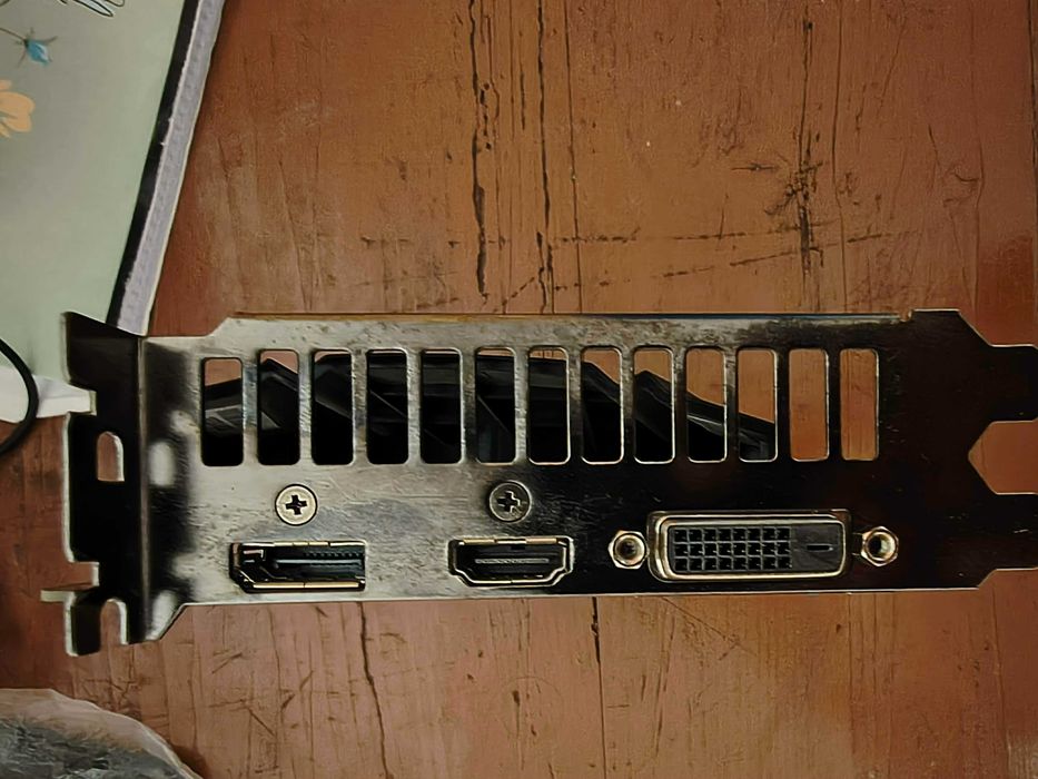 Vand placa video dedicata pentru gaming!