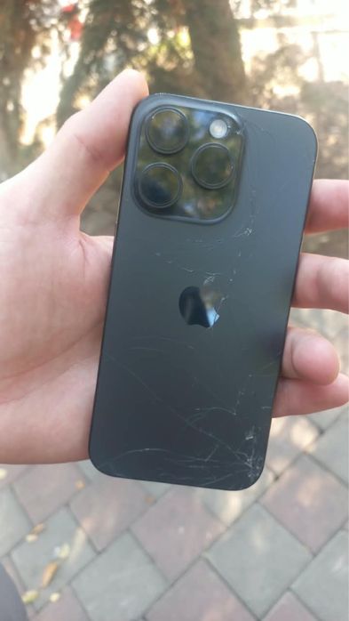 Iphone 15 pro продам срочно