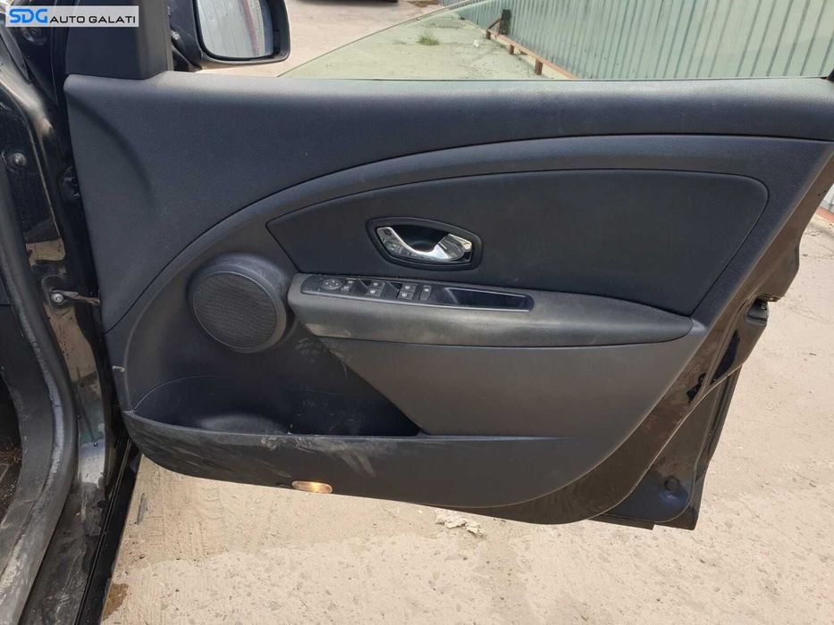 Panou Fata Interioara Usa Portiera Dreapta Fata Pasager Renault Megane 3 2008 - 2015