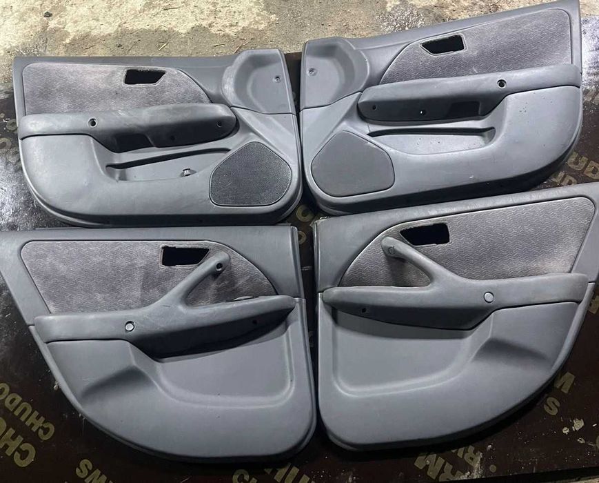 Обшивки от камри 20-25