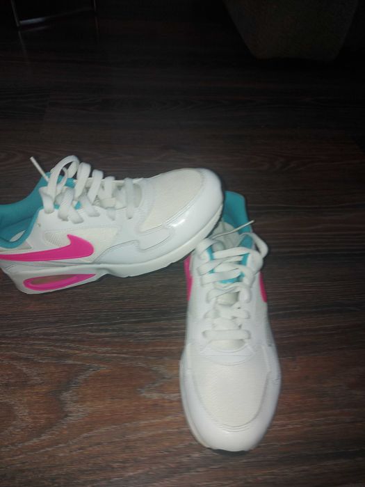 Vand adidasi NIKE Femei