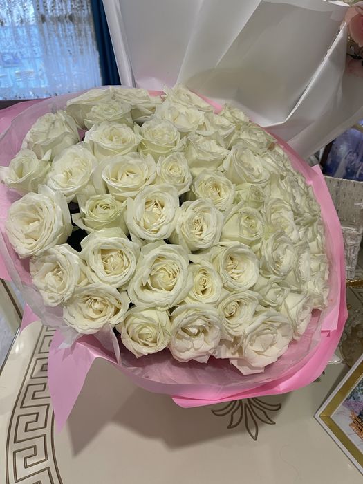 Три букета, свежих цветов