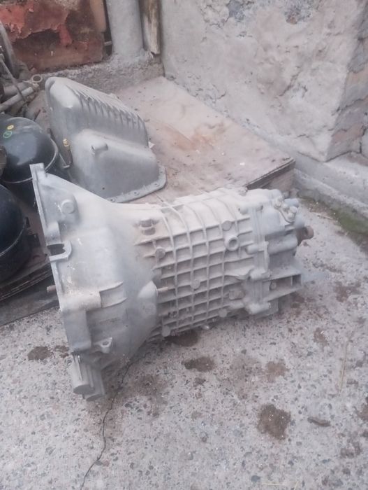 Продам запчасти на бмв