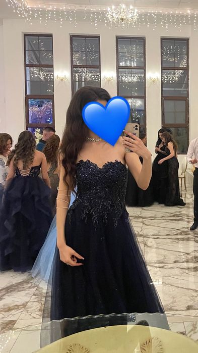 Тъмно синя бална рокля с корсет