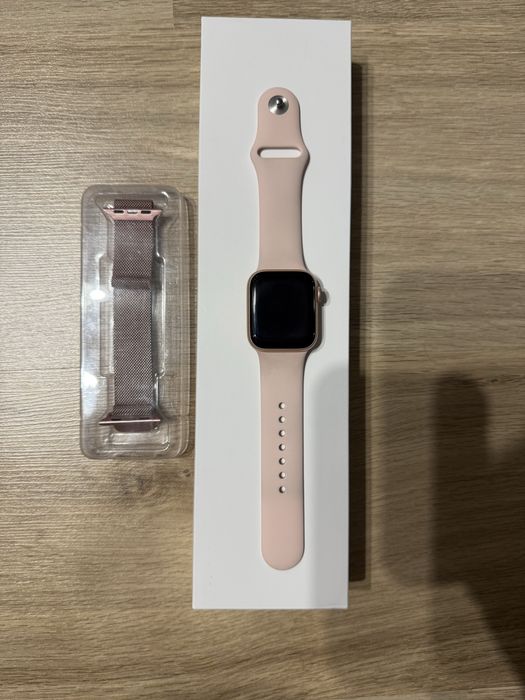 Apple Watch 6, 40 mm, GPS + Cellular