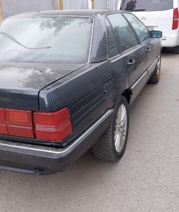 Автомобиль Ауди 200 кватро