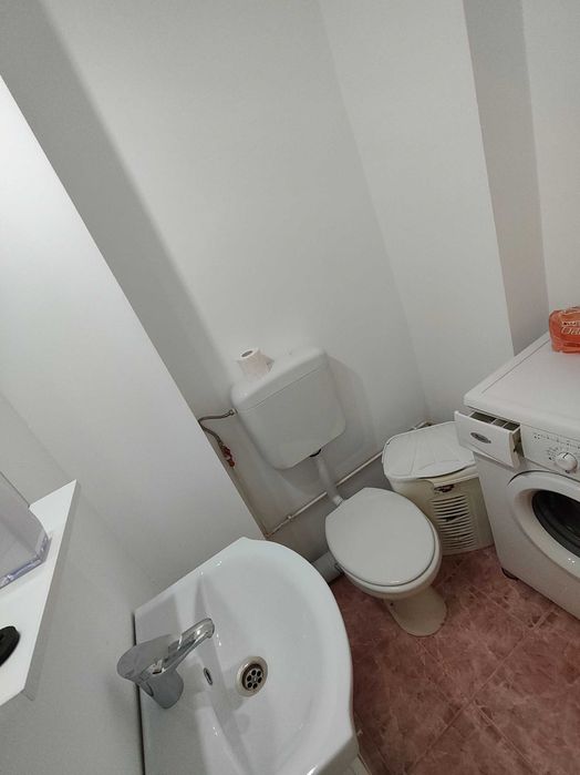 Inchiriere apartament 3 camere zona centru Ploiesti