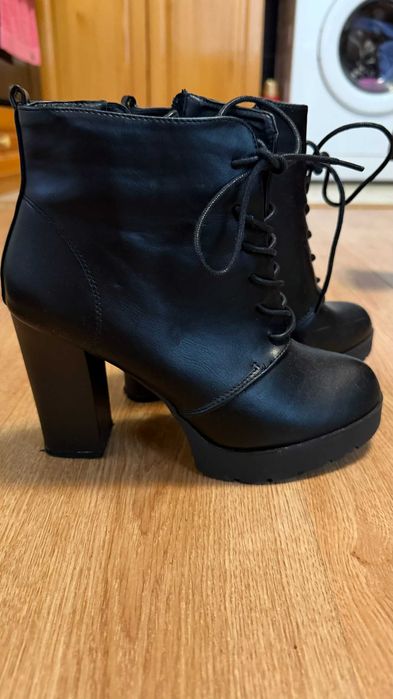 Обувки, боти с токче черни