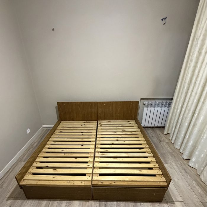 Двуспальная кровать