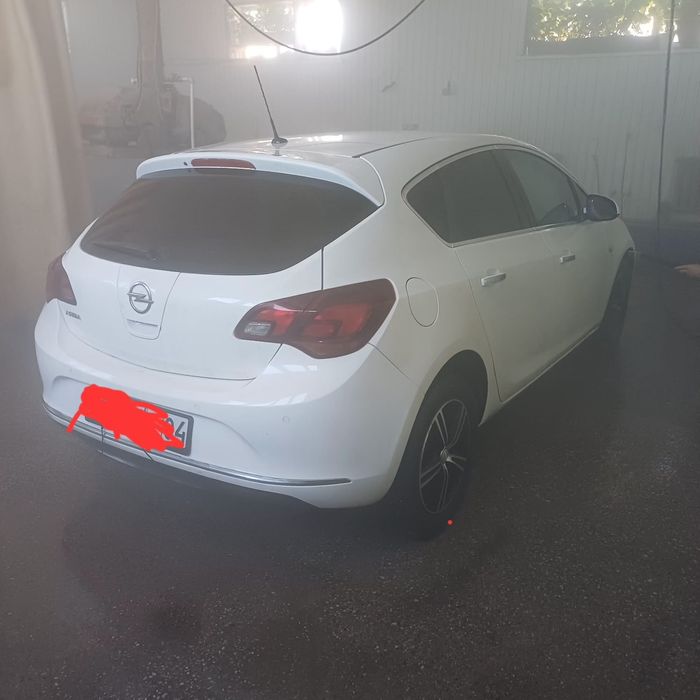 Продам Опель астра j