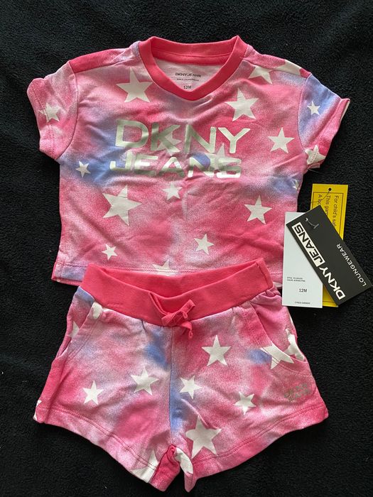 НОВ Детски комплект за момиче DKNY 12м.