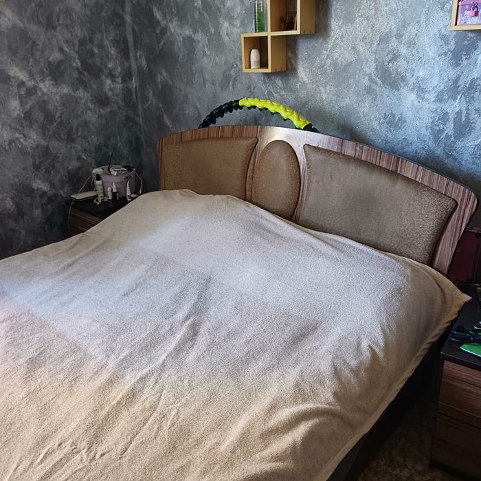 Продаётся кровать с матрасом