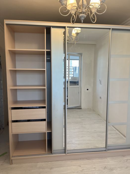 Продам плательный шкаф купе