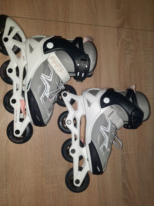 Vând Role silicon ajustabile pe mărimile 35,36,37,38