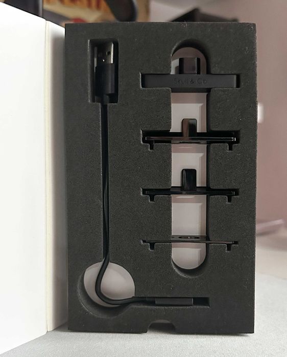 Bluetooth предавател Skull & Co. AudioStick за Nintendo Switch / PS4 / PS5